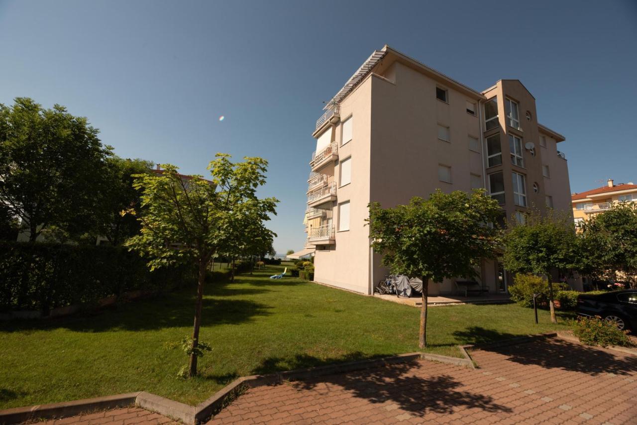 Lakeside Family Apartment Siofok Exterior photo